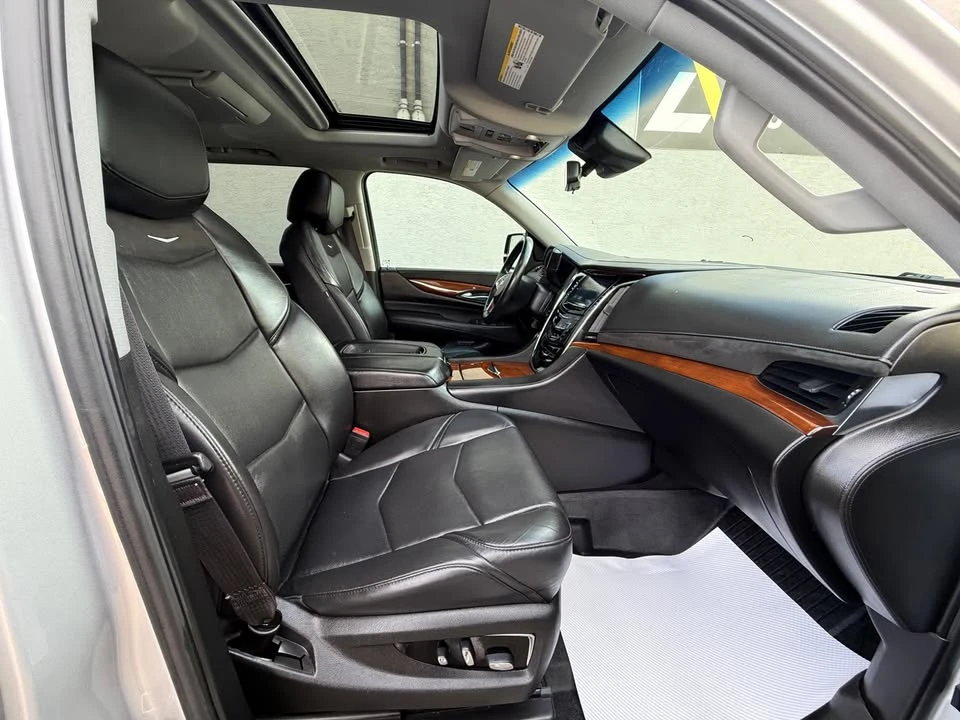 2017 Cadillac Escalade 4th Gen - Image 9 of 9
