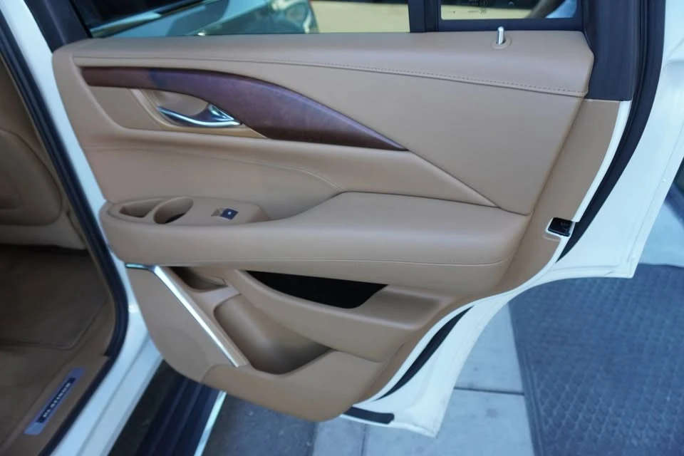 2017 Cadillac Escalade 4th Gen - Image 17 of 19