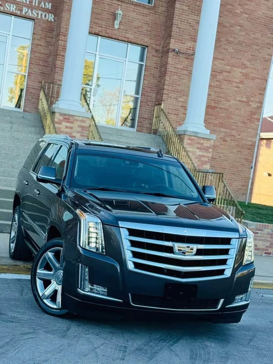 2017 Cadillac Escalade 4th Gen - Image 18 of 19