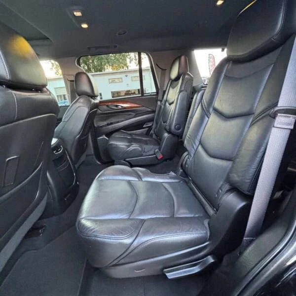2017 Cadillac Escalade 4th Gen - Image 8 of 12