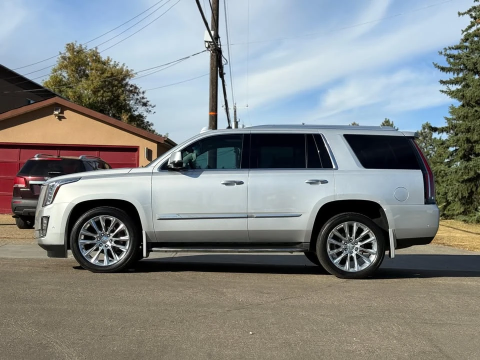 2017 Cadillac Escalade 4th Gen - Image 2 of 9