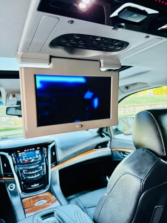 2017 Cadillac Escalade 4th Gen - Image 4 of 14