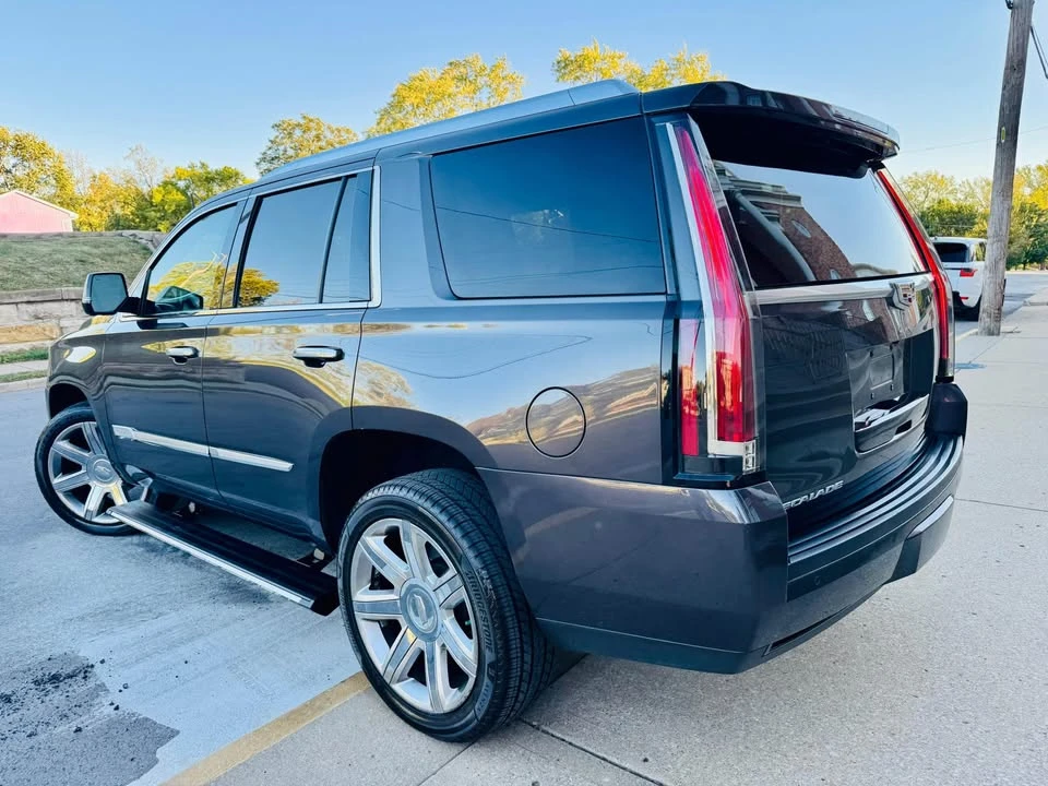 2017 Cadillac Escalade 4th Gen - Image 13 of 14