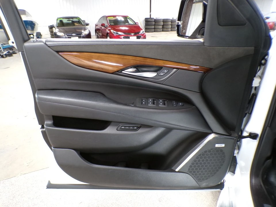 2017 Cadillac Escalade 4th Gen - Image 10 of 19