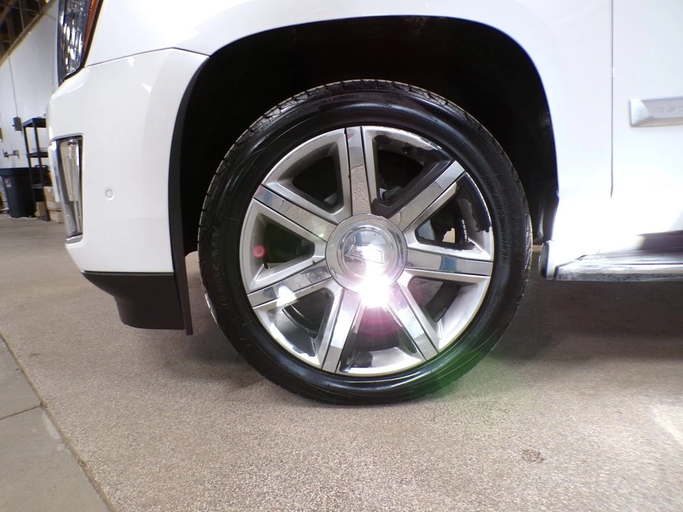 2017 Cadillac Escalade 4th Gen - Image 9 of 19