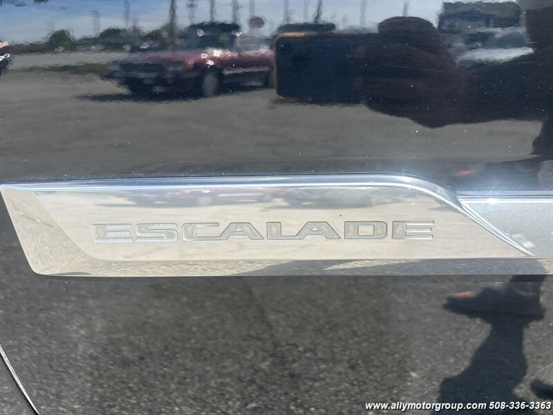 2017 Cadillac Escalade 4th Gen - Image 17 of 19