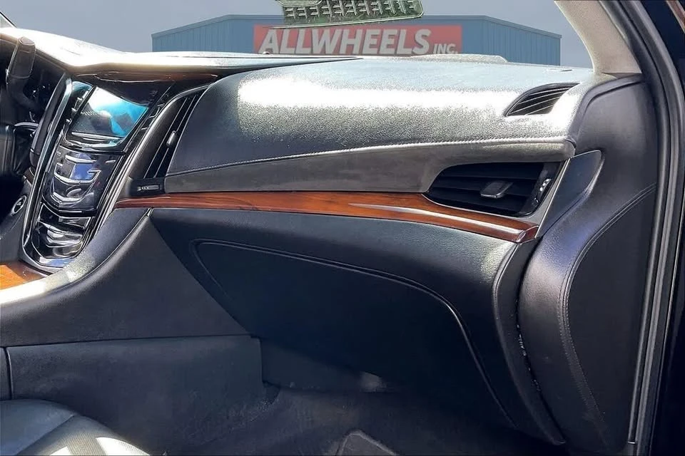 2017 Cadillac Escalade 4th Gen - Image 15 of 20