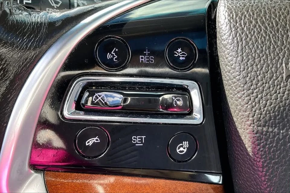 2017 Cadillac Escalade 4th Gen - Image 16 of 20