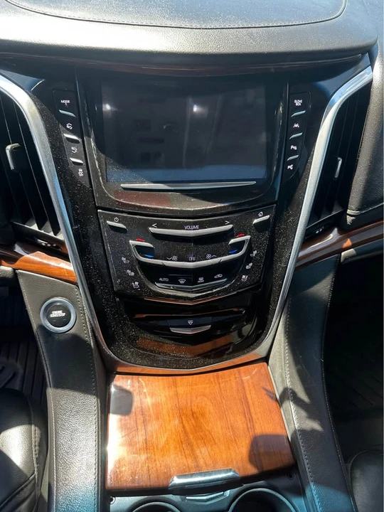 2017 Cadillac Escalade 4th Gen - Image 17 of 18