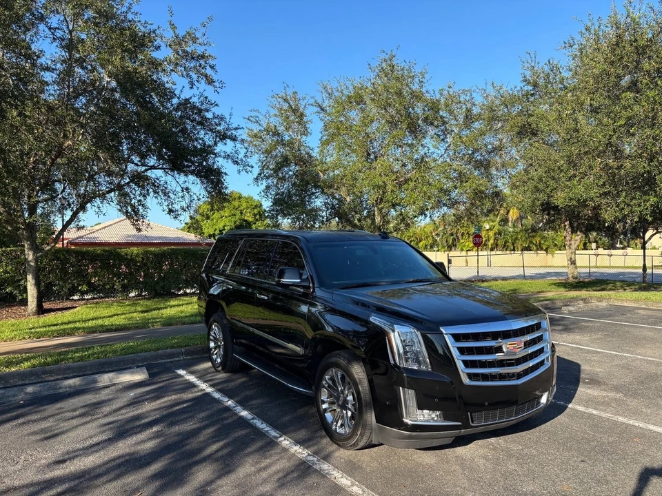 2017 Cadillac Escalade 4th Gen - Image 3 of 10