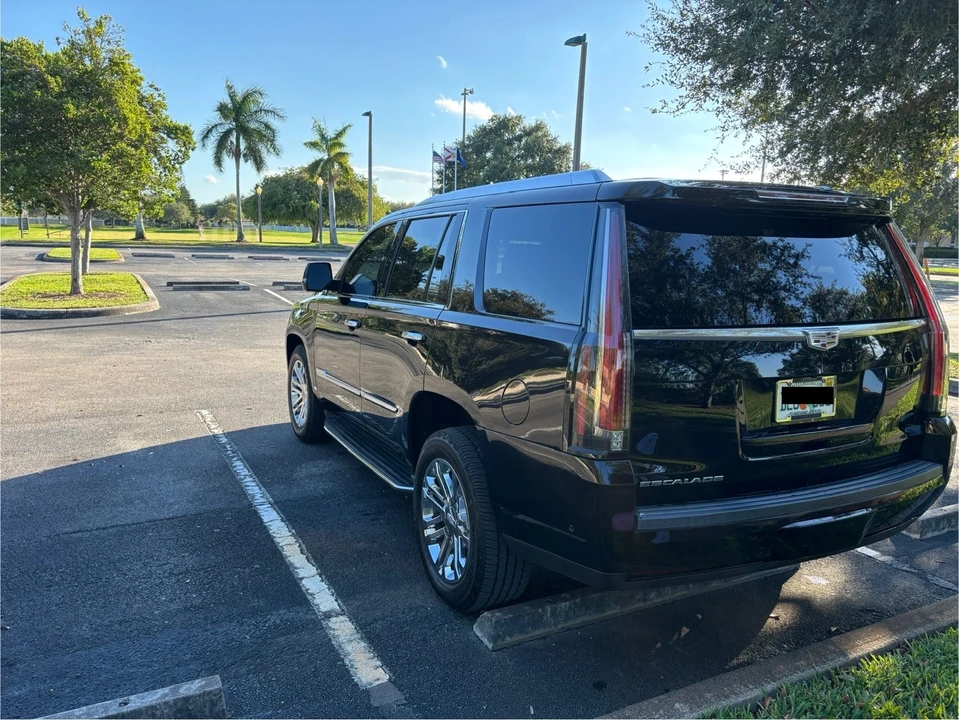 2017 Cadillac Escalade 4th Gen - Image 5 of 10
