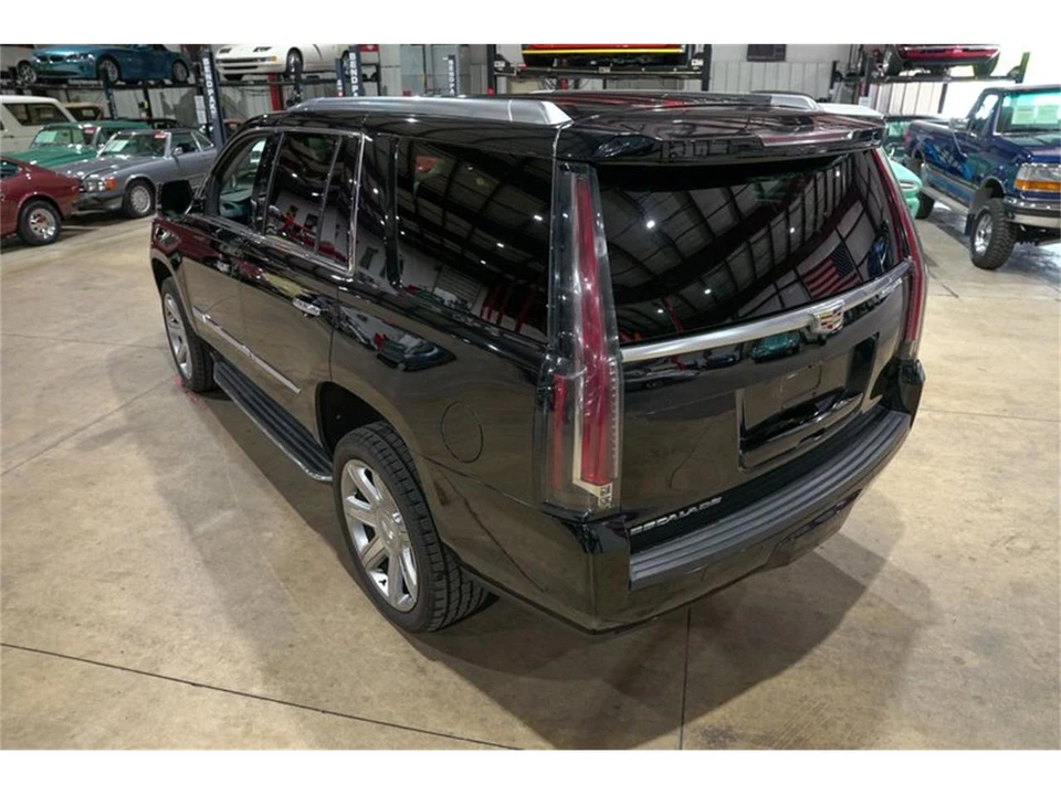 2017 Cadillac Escalade 4th Gen - Image 16 of 31