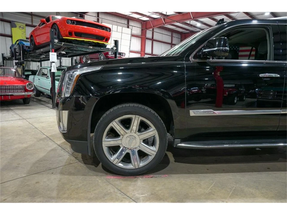 2017 Cadillac Escalade 4th Gen - Image 3 of 31