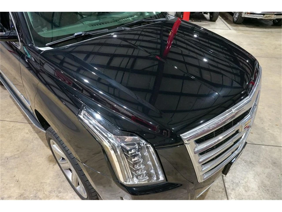 2017 Cadillac Escalade 4th Gen - Image 18 of 31