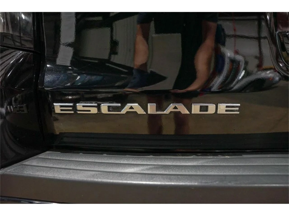 2017 Cadillac Escalade 4th Gen - Image 23 of 31