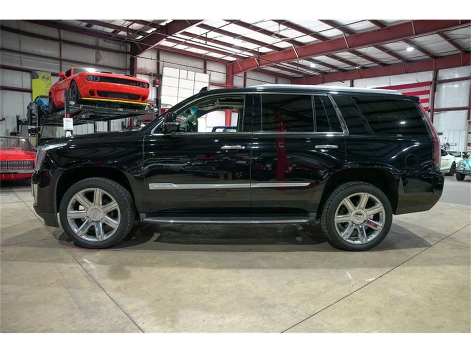 2017 Cadillac Escalade 4th Gen - Image 4 of 31