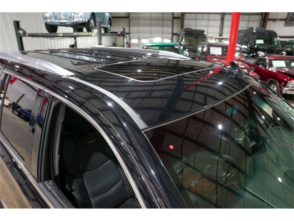 2017 Cadillac Escalade 4th Gen - Image 19 of 31