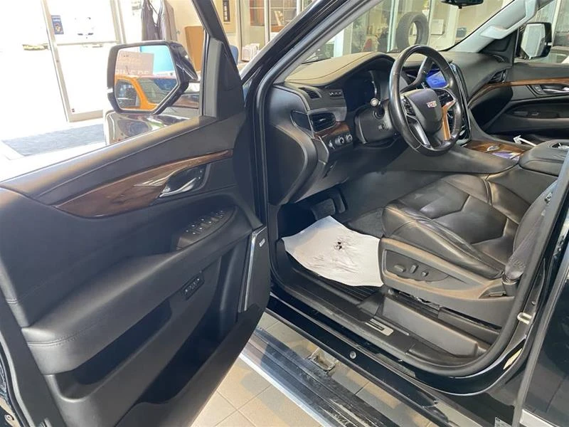 2017 Cadillac Escalade 4th Gen - Image 8 of 10