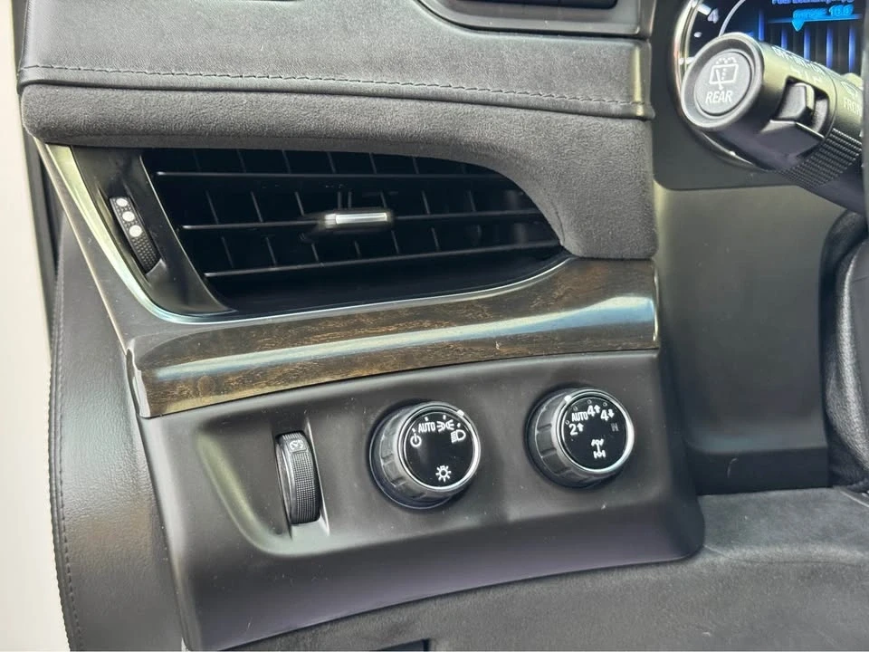 2017 Cadillac Escalade 4th Gen - Image 18 of 19