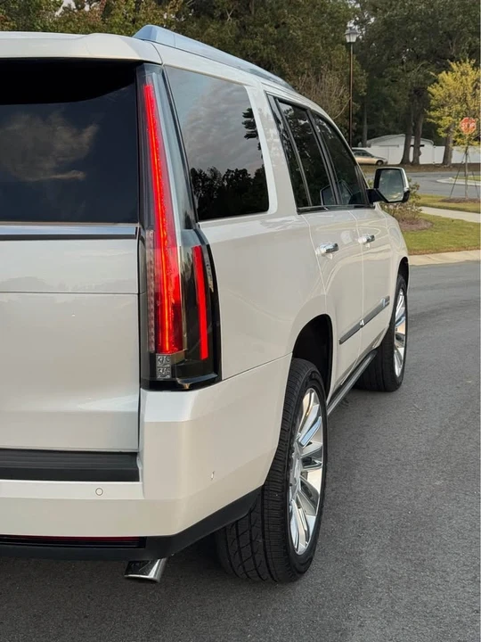 2017 Cadillac Escalade 4th Gen - Image 7 of 19