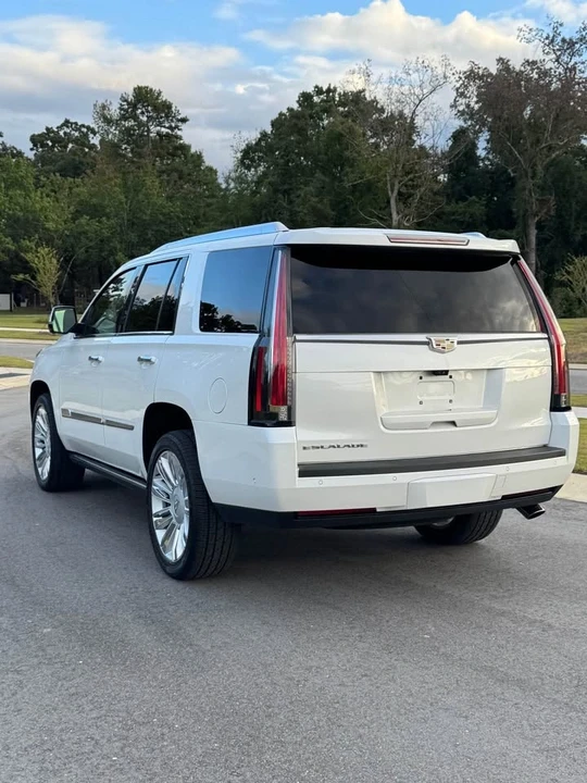2017 Cadillac Escalade 4th Gen - Image 5 of 19