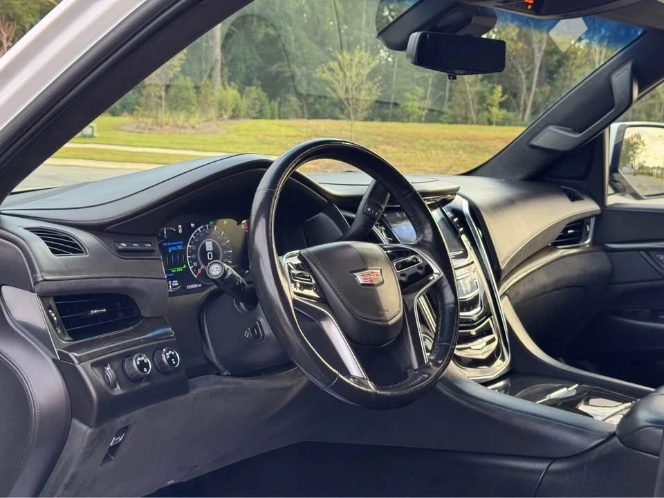 2017 Cadillac Escalade 4th Gen - Image 11 of 19
