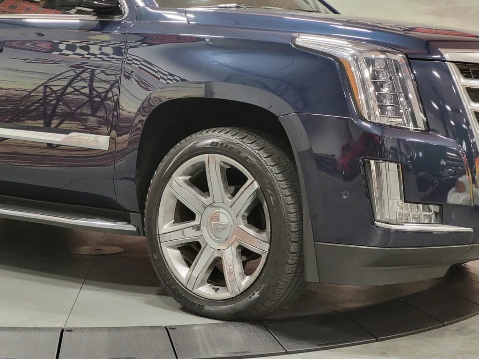 2017 Cadillac Escalade 4th Gen - Image 18 of 19