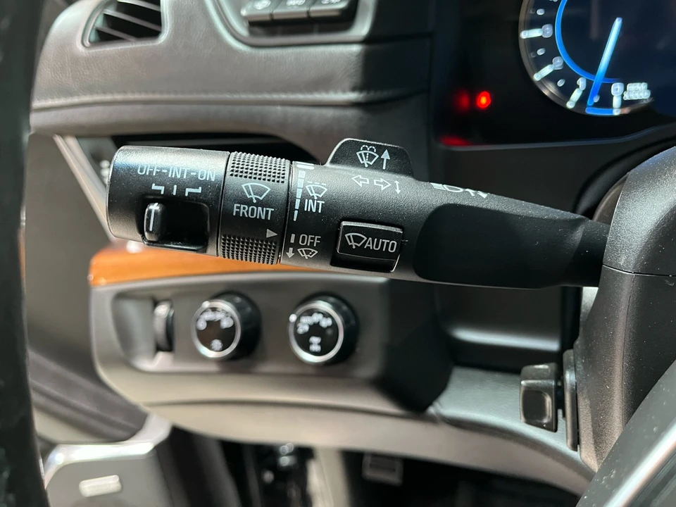 2017 Cadillac Escalade 4th Gen - Image 17 of 21