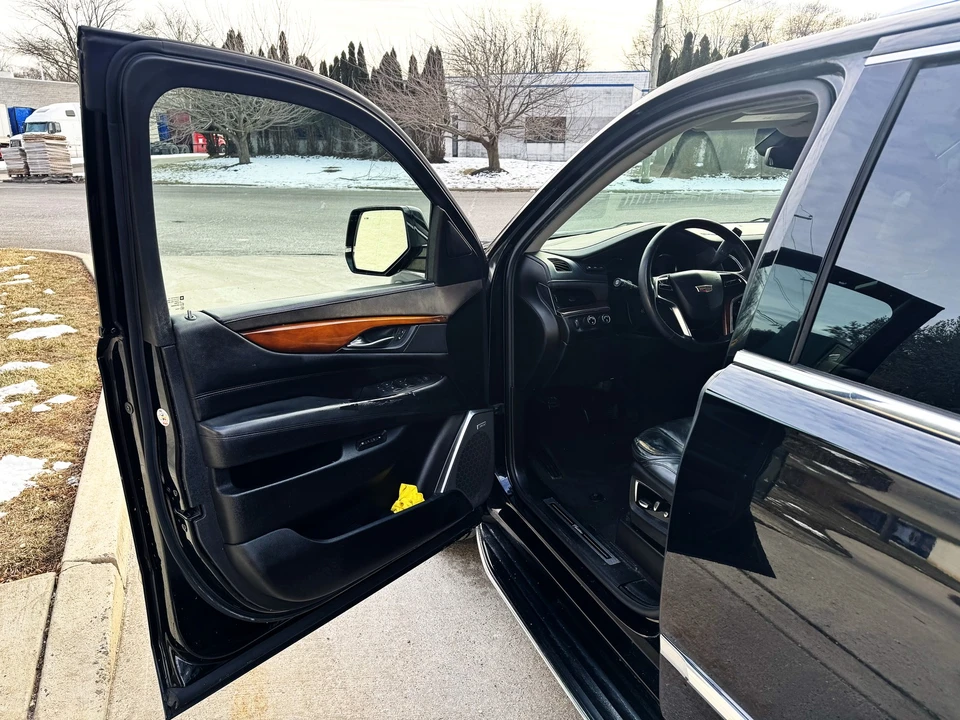 2017 Cadillac Escalade 4th Gen - Image 9 of 21
