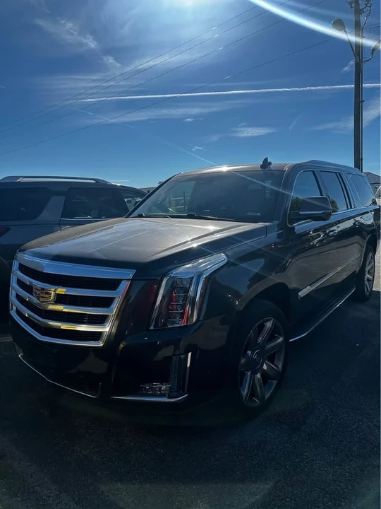 2017 Cadillac Escalade 4th Gen - Image 2 of 7