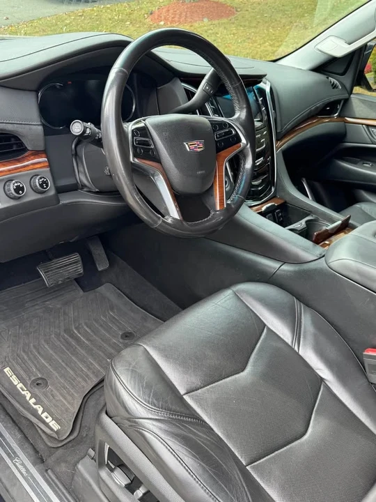 2017 Cadillac Escalade 4th Gen - Image 11 of 12
