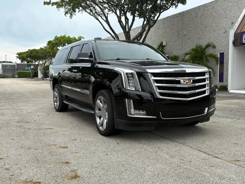 2017 Cadillac Escalade 4th Gen - Image 3 of 10