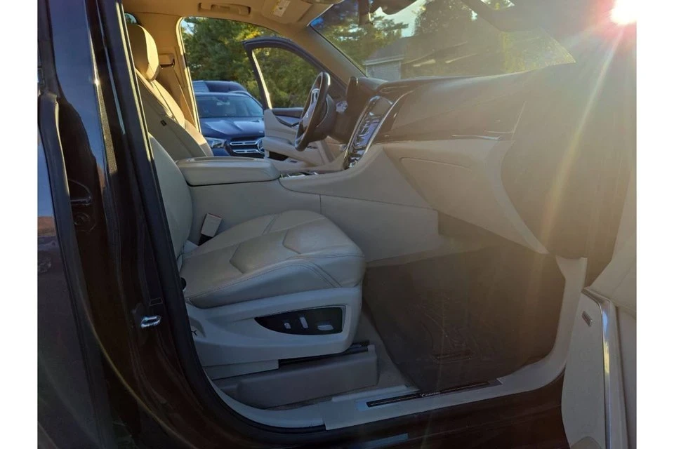2017 Cadillac Escalade 4th Gen - Image 5 of 17