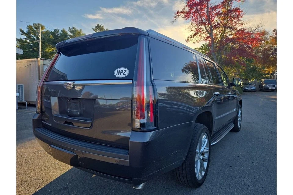 2017 Cadillac Escalade 4th Gen - Image 3 of 17