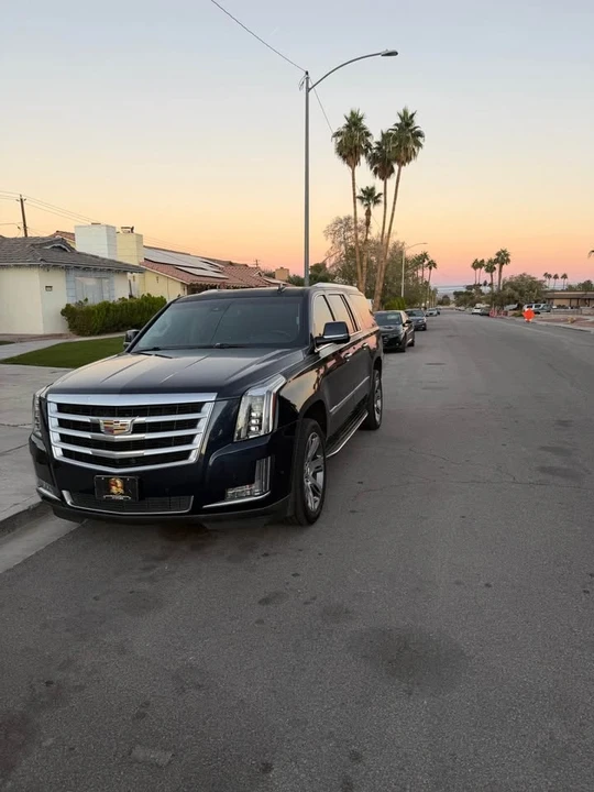 2017 Cadillac Escalade 4th Gen - Image 2 of 10