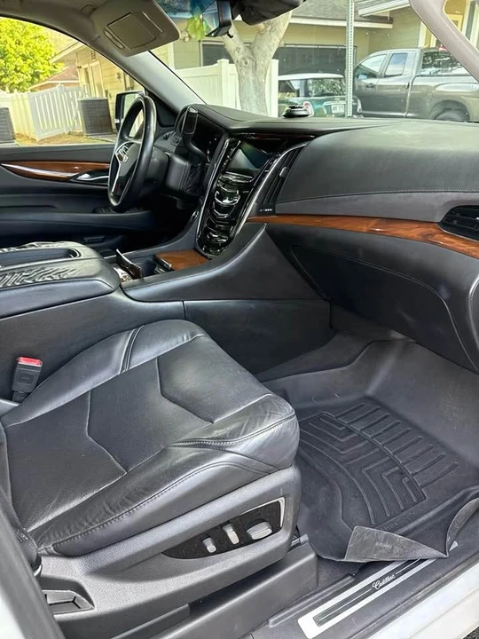 2017 Cadillac Escalade 4th Gen - Image 5 of 8