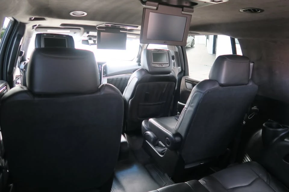 2017 Cadillac Escalade 4th Gen - Image 19 of 20