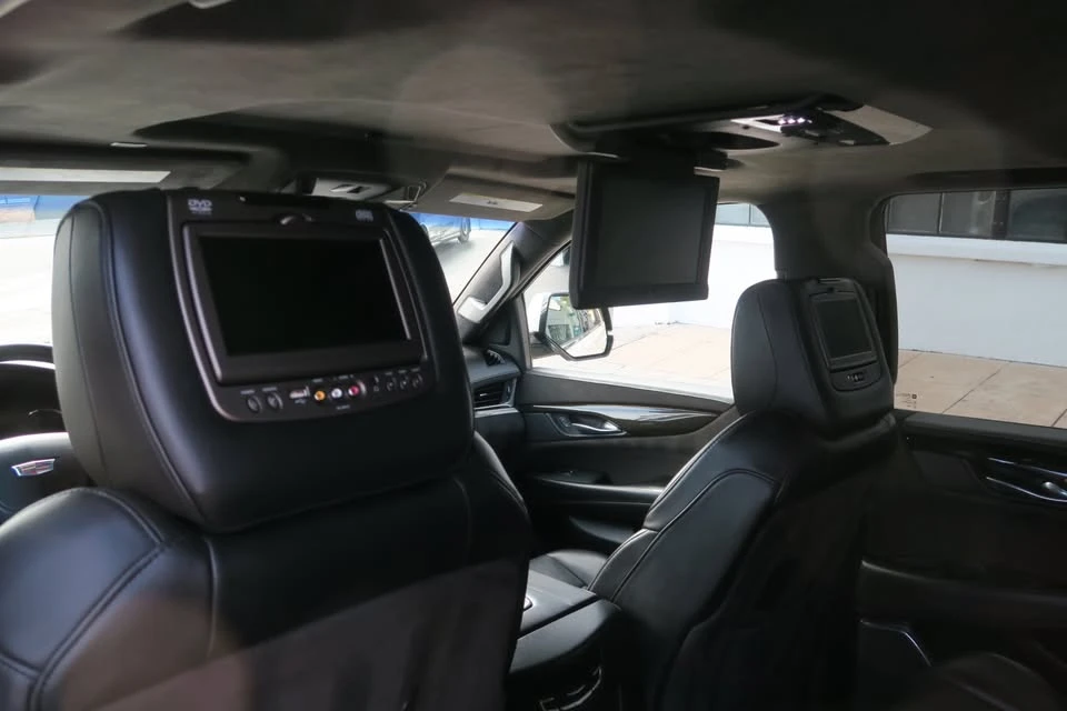 2017 Cadillac Escalade 4th Gen - Image 16 of 20