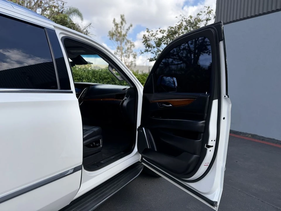2017 Cadillac Escalade 4th Gen - Image 18 of 21