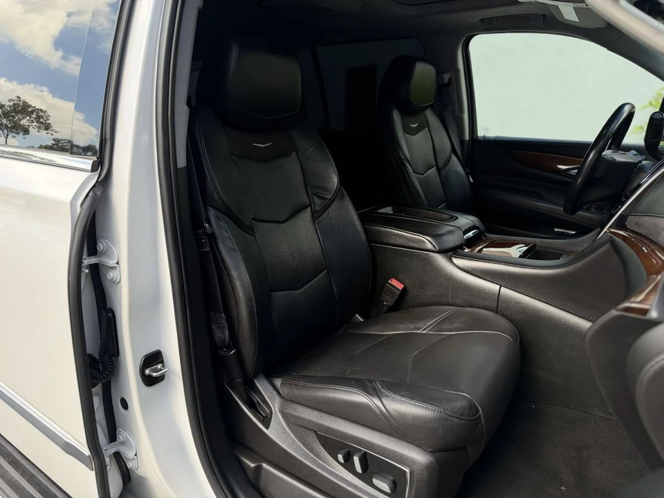 2017 Cadillac Escalade 4th Gen - Image 17 of 21