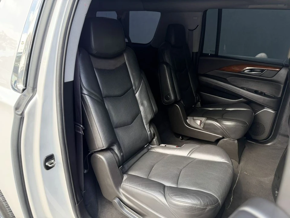 2017 Cadillac Escalade 4th Gen - Image 19 of 21