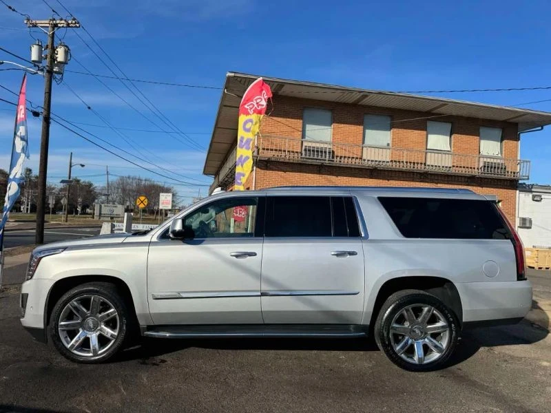2017 Cadillac Escalade 4th Gen - Image 9 of 12