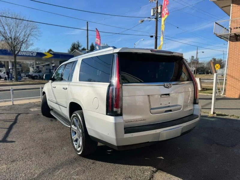 2017 Cadillac Escalade 4th Gen - Image 10 of 12