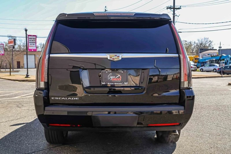 2017 Cadillac Escalade 4th Gen - Image 5 of 12