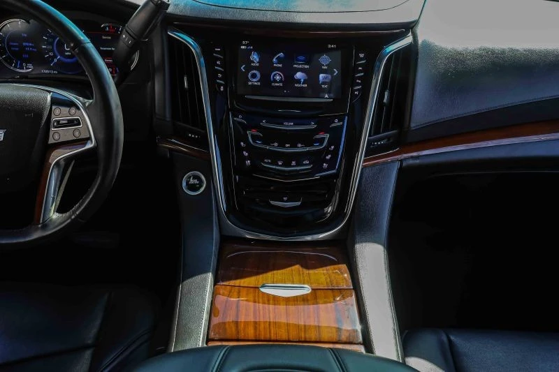 2017 Cadillac Escalade 4th Gen - Image 10 of 12