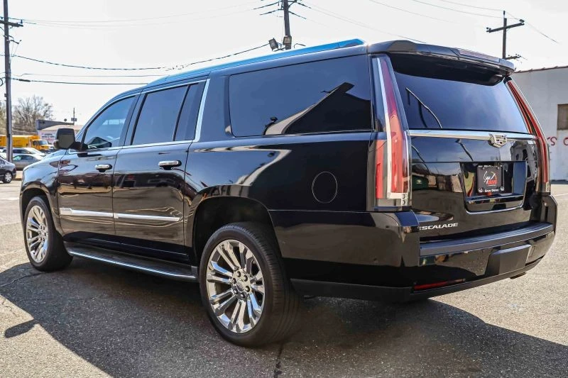 2017 Cadillac Escalade 4th Gen - Image 4 of 12