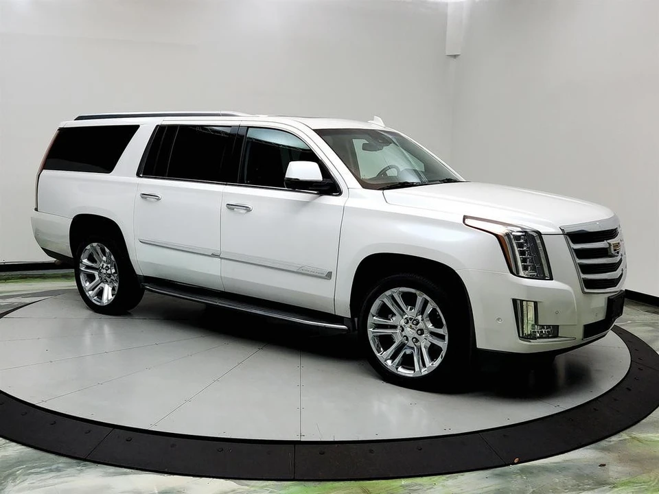2017 Cadillac Escalade 4th Gen - Image 3 of 12