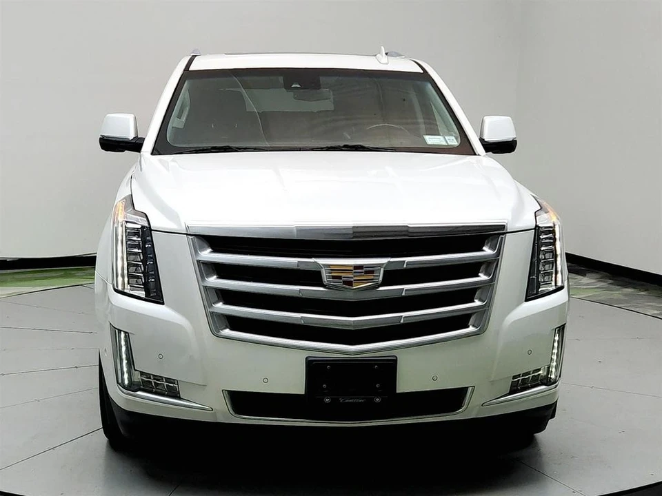 2017 Cadillac Escalade 4th Gen - Image 2 of 12