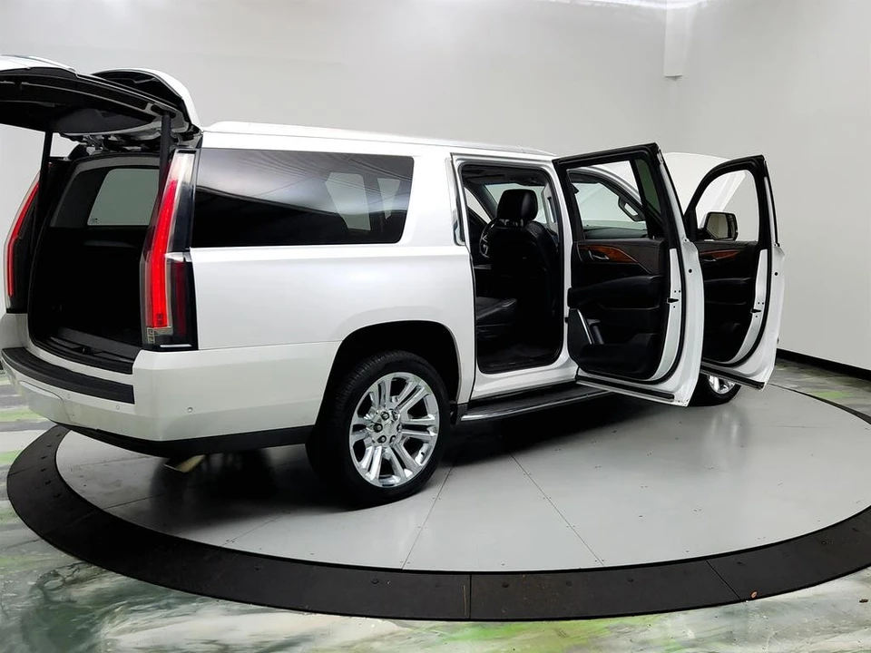 2017 Cadillac Escalade 4th Gen - Image 10 of 12