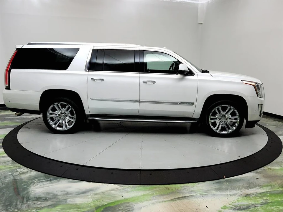 2017 Cadillac Escalade 4th Gen - Image 4 of 12
